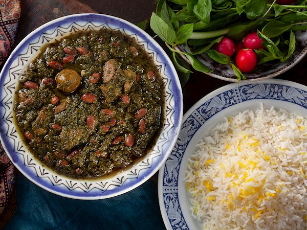 لحظاتی از طعم ترش و تازه خورشت سماق، سفری به دل فرهنگ و آشپزی ایرانی